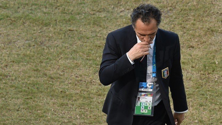 المدرب الإيطالي يقدم استقالته بعد الخروج من مونديال البرازيل