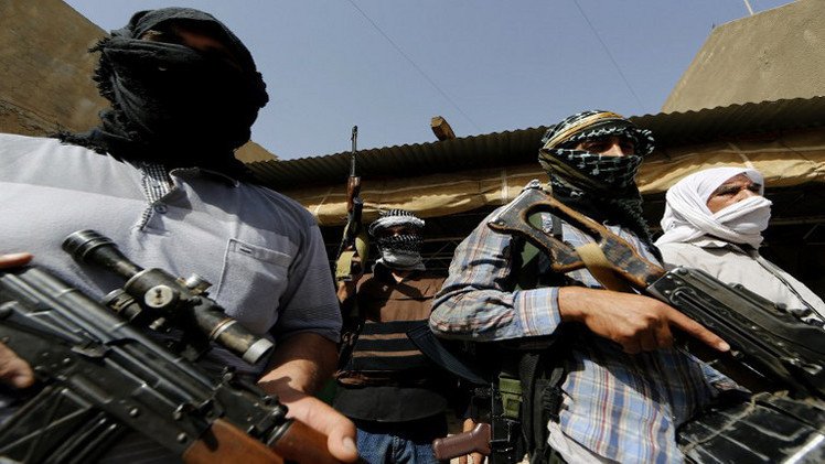 مسلحون يهاجمون قاعدة جوية في العراق بالتزامن مع وصول المستشارين العسكريين الأمريكيين