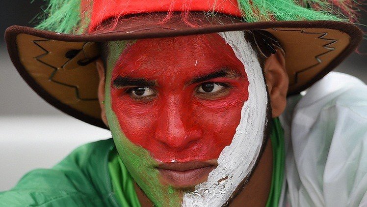 فرحة الجماهير الجزائرية بتأهل منتخب بلادها للدور الثاني لمونديال البرازيل 