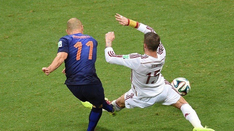الهولندي روبن أسرع لاعب في دور المجموعات لمونديال البرازيل 
