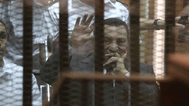 تأجيل محاكمة مبارك ونجليه لجلسة الأربعاء