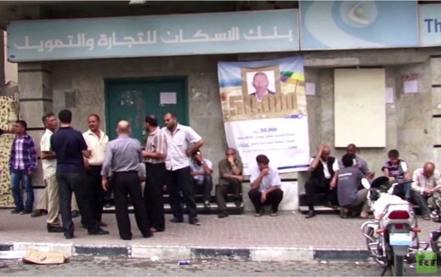 ملف موظفي غزة.. عقبة أمام تنفيذ المصالحة