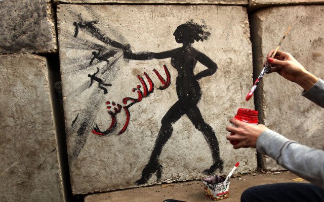 إلقاء القبض على 7 رجال تحرشوا بنساء في احتفال بتنصيب السيسي