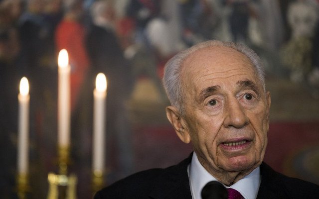 شمعون بيريز يؤيد حكومة التوافق الوطني الفلسطينية