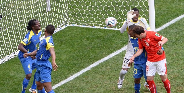 بالصور.. سويسرا تضرب الإكوادور في الدقيقة الأخيرة وتفوز عليها 2-1 في مونديال البرازيل