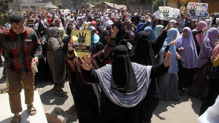 الأمن المصري يفرق مسيرة للإخوان بالبحيرة ويشتبك مع أخرى بالقاهرة