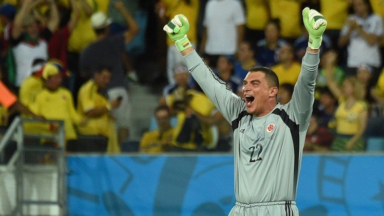 الحارس الكولومبي موندراغون يعتزل اللعب بعد رقم قياسي في كأس العالم