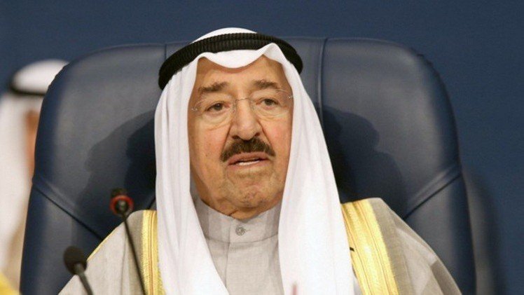 أمير الكويت يستنكر استهداف القضاء والمعارضة الكويتية تندد باعتقال البراك
