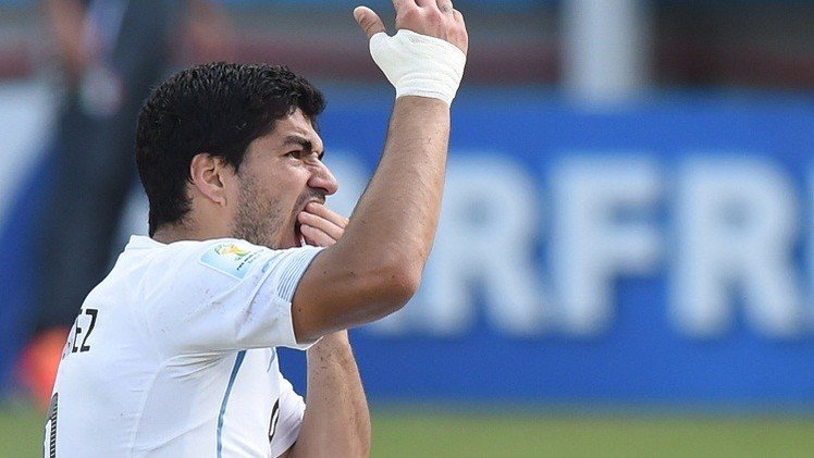 الفيفا يحرم سواريز من كل شيء!