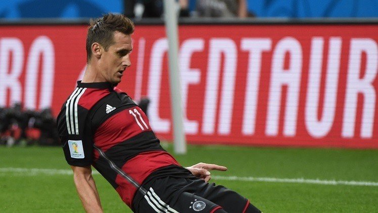 عاجل .. كلوزه يحطم رقم الظاهرة البرازيلية رونالدو بعدد الأهداف في كأس العالم   