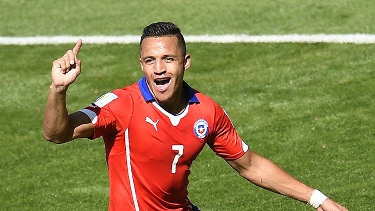 برشلونة يعلن انتقال سانشيز إلى آرسنال