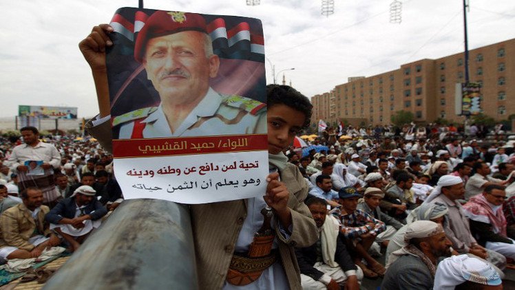 الرئيس اليمني يقيل قائدي منطقتين عسكريتين
