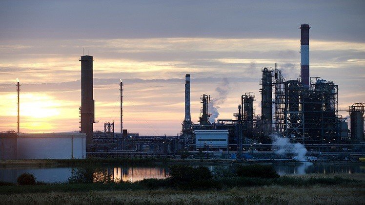 برنت فوق 106 دولارات مع تجدد المخاوف بشأن الإمدادات