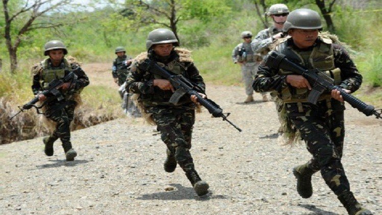 الجيش الفلبيني يقتل 17 مسلحا جنوب البلاد