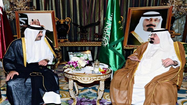 العاهل السعودي يستقبل أمير قطر 