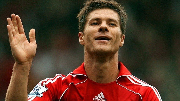 تذمر مدريدي من مستوى ألونسو وليفربول يحلم بعودته 