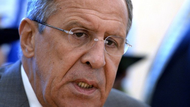 لافروف: على كييف إنهاء "اللعبة العسكرية" في حل الأزمة