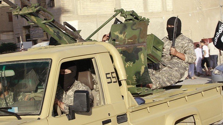 مقتل عشرات الجنود السوريين على يد مسلحي "الدولة الإسلامية"