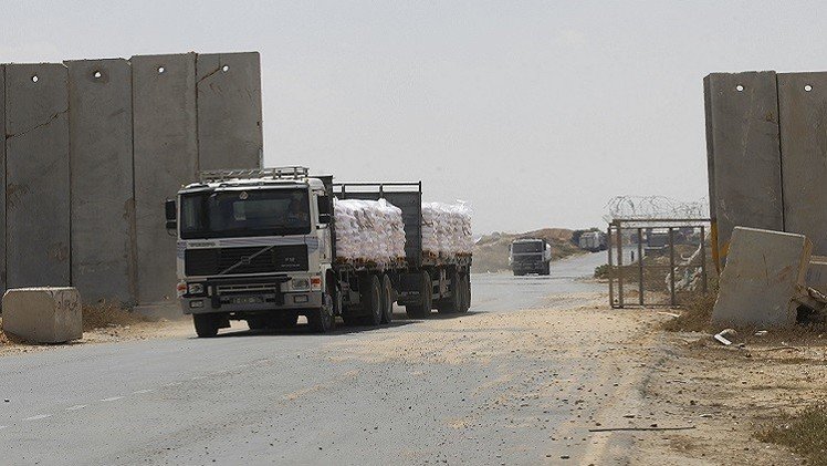 هآرتس: الدوائر الأمنية الإسرائيلية ستوصي بتخفيف الضغط الاقتصادي على غزة