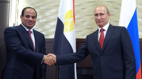  الرئيس بوتين والرئيس السيسي أثناء اجتماعهما في المقر الرئاسي "بوتشاروف روتشي" 12 أغسطس/آب.