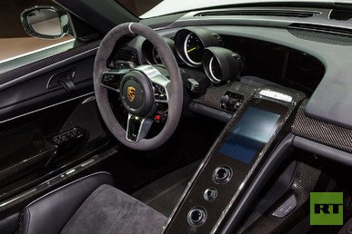 سيارة صالون PORSCHE 918 SPYDER