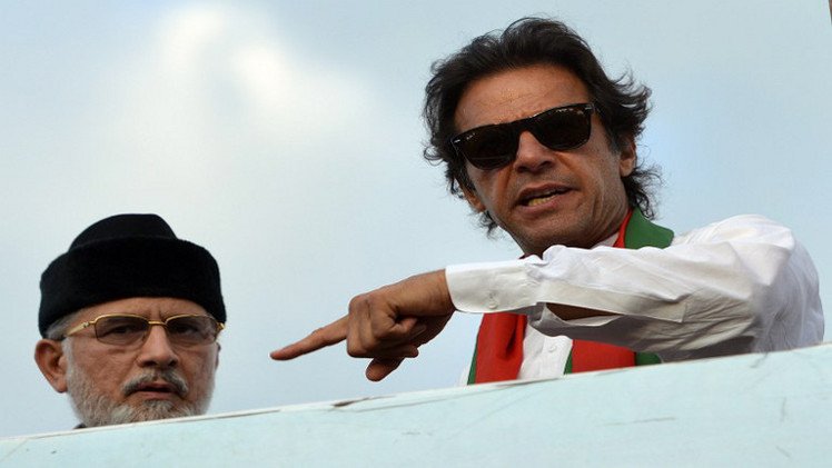 رئيس حزب عمران خان المعارض ينشق عن حركة الاحتجاج في باكستان