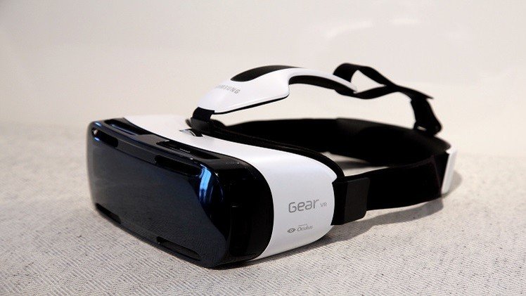 "Gear VR" نظارة الواقع الافتراضي لشركة "سامسونغ"