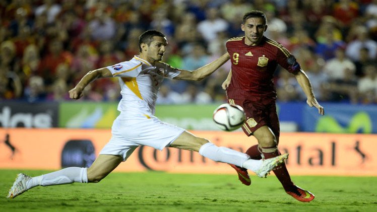 إسبانيا بطلة "يورو 2012" تمطر شباك مقدونيا بخماسية بمشاركة الحدادي