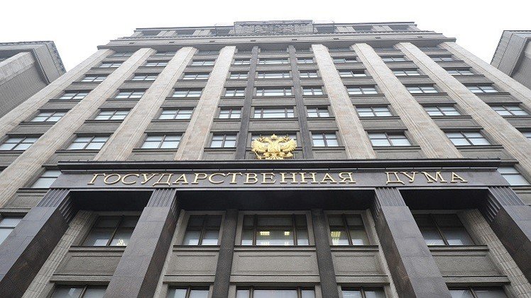 ساسة روس يردون على فرض عقوبات غربية جديدة