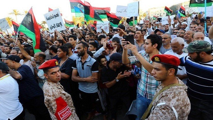 مظاهرات في عدد من المدن الليبية تطالب بدعم حكومة الحاسي وإسقاط برلمان طبرق (فيديو)