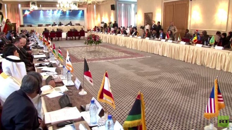 خامنئي: التحالف الأمريكي ضد الإرهاب باطل