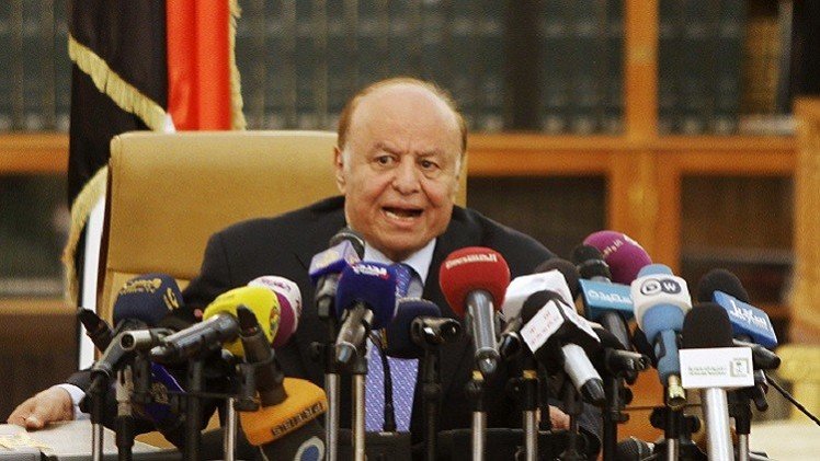 هادي يحذر من حرب أهلية باليمن