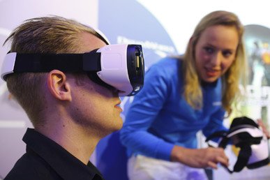 خوذة افتراضية Samsung Gear VR