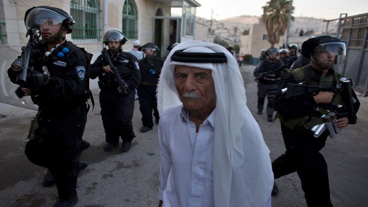 إسرائيل تفرض طوقا أمنيا على الضفة الغربية
