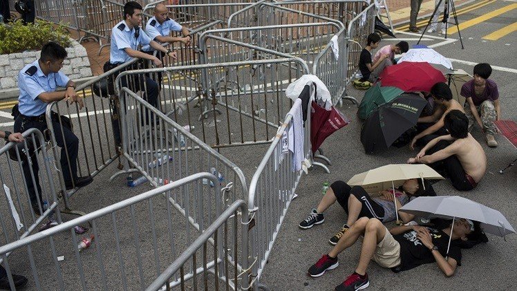 مباحثات مرتقبة بين حكومة هونغ كونغ وقادة المحتجين