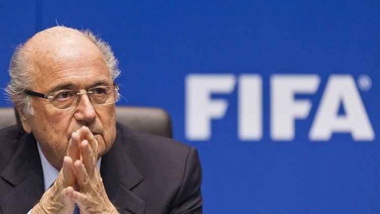 سيناتور أمريكي يطالب بإعلان نتائج التحقيق في ملفي استضافة روسيا وقطر كأس العالم