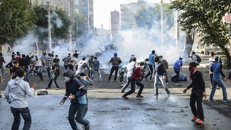 تركيا.. ارتفاع حصيلة قتلى مظاهرات دعم عين العرب إلى 14
