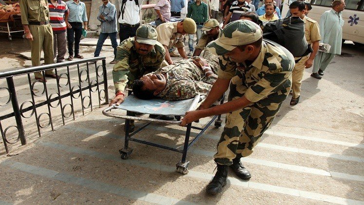 4 قتلى في تجدد الاشتباكات بين الجيشين الهندي والباكستاني بكشمير