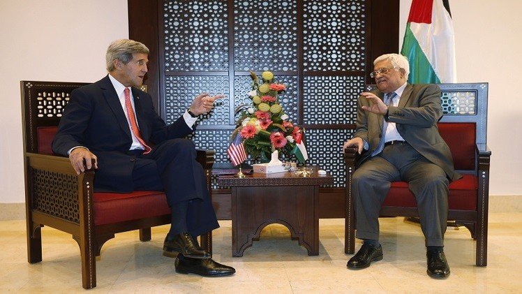 هآرتس: كيري يسعى لعرض خطة جديدة لاستئناف العملية السلمية