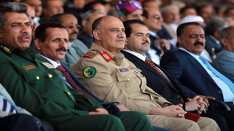 أحزاب يمنية تطالب بإقالة وزير الدفاع لتواطئه مع الحوثيين