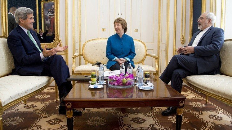 ظريف وآشتون وكيري يناقشون ملف إيران النووي في فيينا