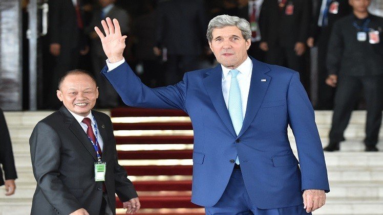 كيري في حفل تنصيب رئيس إندونيسيا للحصول على دعم آسيوي ضد "داعش"