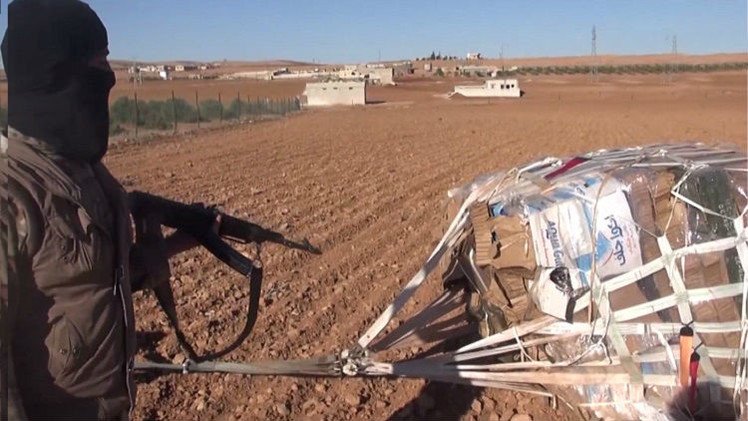 البنتاغون: إحدى حزم الإمدادات العسكرية ربما سقطت بيد "داعش"