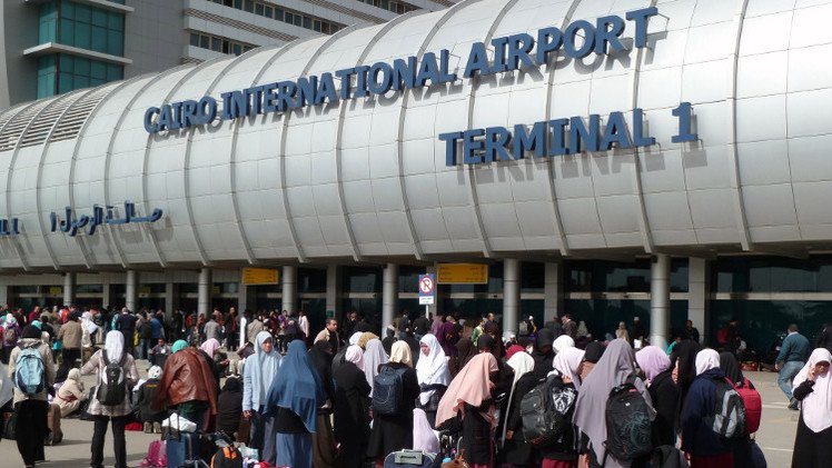 أمن مطار القاهرة يمنع دخول "وزير خارجية" المعارضة السورية