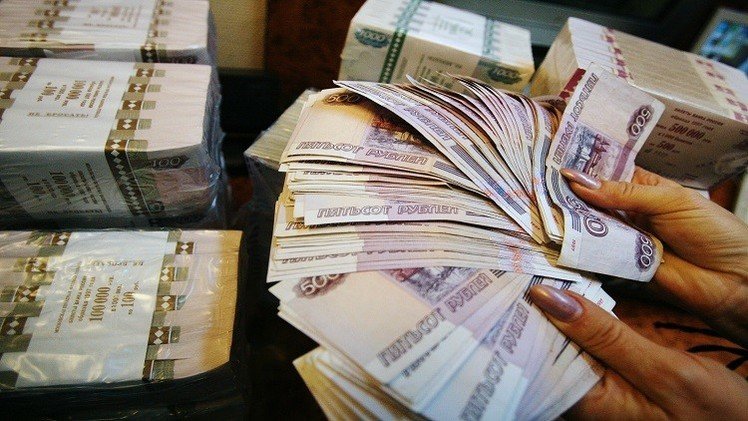 الروبل يستأنف هبوطه من جديد 