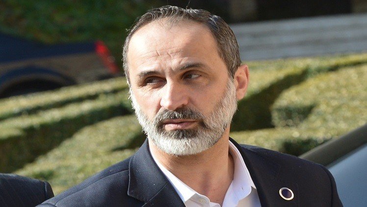 معارض سوري بارز يبحث أزمة سوريا مع لافروف