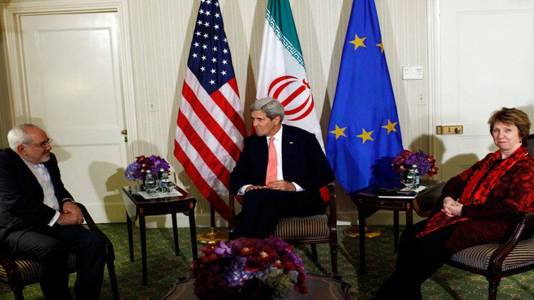 ايران والولايات المتحدة تتفقان على تمديد المفاوضات في عُمان