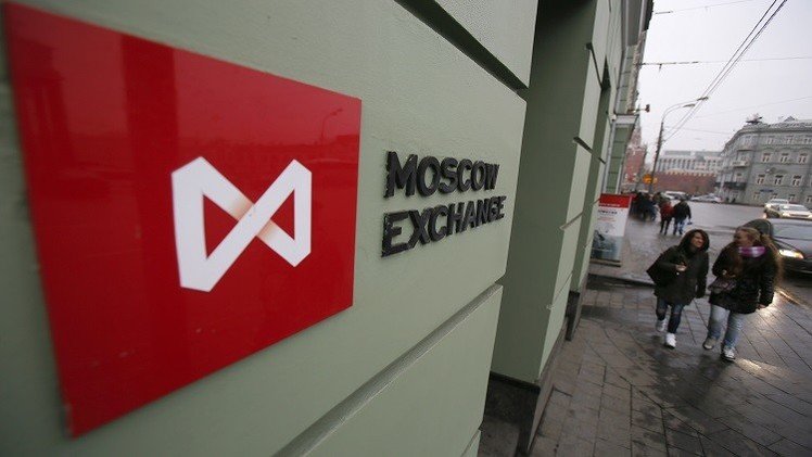 المؤشرات الروسية تتباين على خلفية تراجع أسعار النفط والروبل اليوم