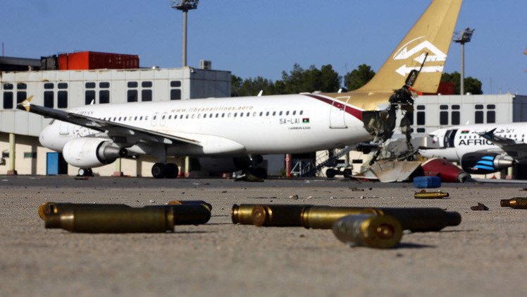 مقتل شخصين وإغلاق مطار معيتيقة إثر اشتباكات عنيفة في طرابلس