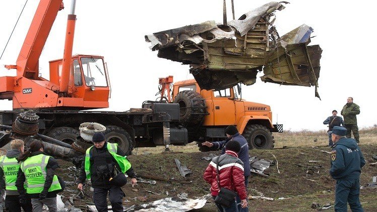 بدء نقل حطام الطائرة الماليزية MH17 في شرق أوكرانيا